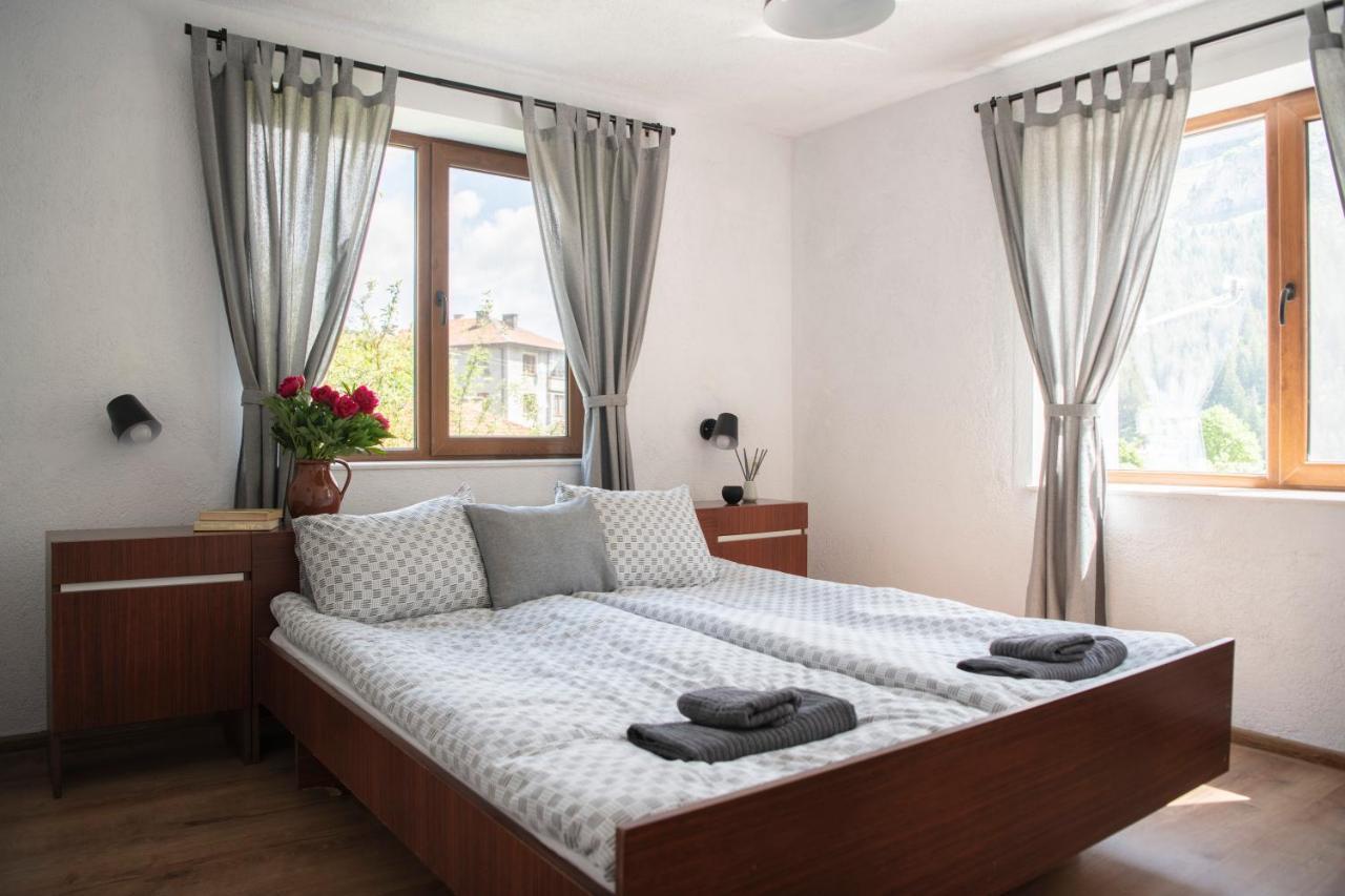 Къща До Гората Триград Villa Exterior photo